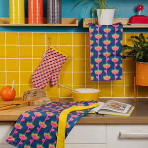 KITCHEN TEXTILES SET - Colourful apron, oven glove and tea towel set