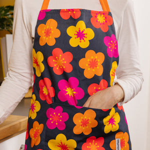 KITCHEN TEXTILES SET - Colourful apron, oven glove and tea towel set