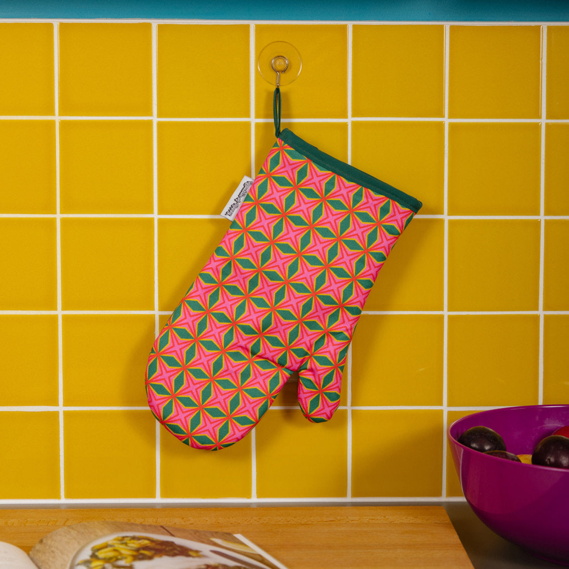 FLOWER FIELD - Colourful single oven glove with geometric pattern