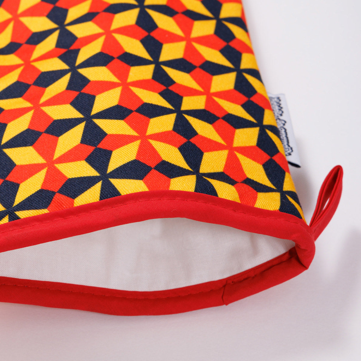 OVERSIZED FLOWERS - Colourful single oven glove with geometric pattern